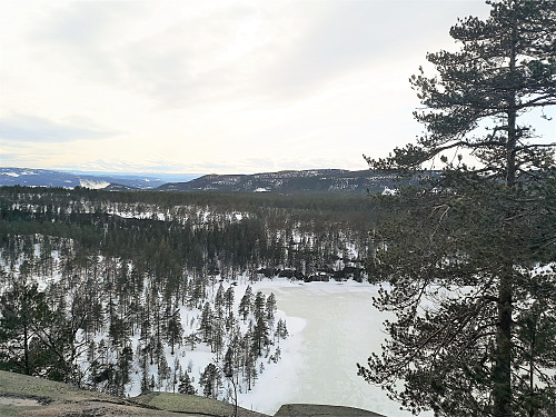 Tverråsen. Utsikt mot Knabben, Solbergvarden og Lokkeråsen