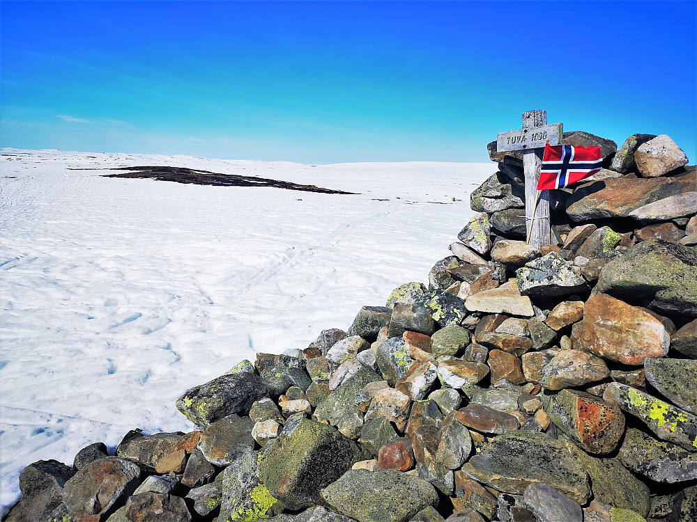 Tuva. Flott varde på denne kommunetoppen.