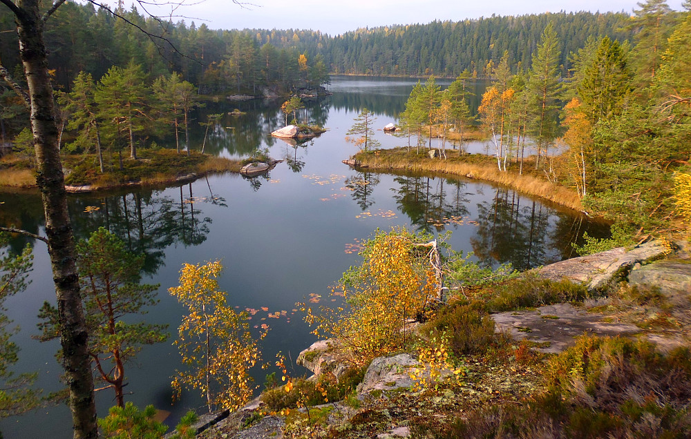 Trestiklevannet er et flott vann med buker og små øyer. Mange fine bade- og leirplasser. Det går sti rundt hele vannet. 