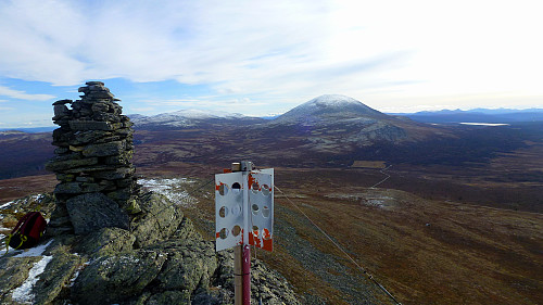 Utsikt sørover mot Mukampen frå Steinhø 1337 moh.
