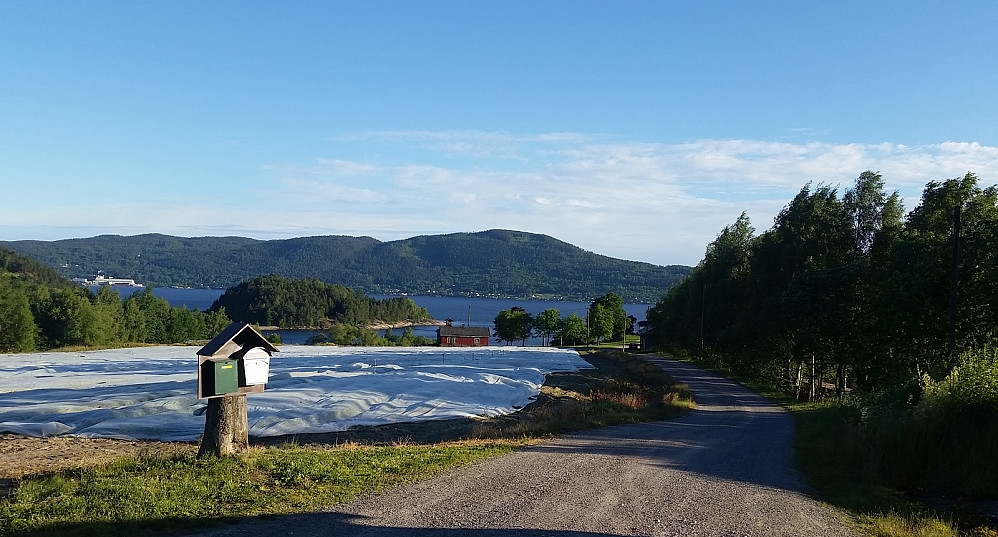Fra bilturen hjemover. Utsikt fra Lahell mot Vardåsen