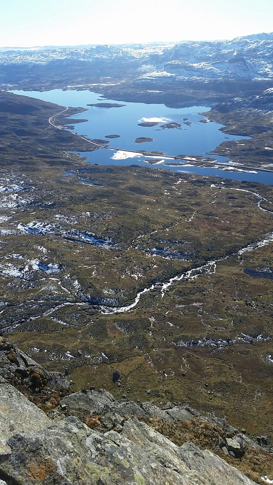 Utsikt mot Ståvatnet fra oppstigninga mot Nupsenden