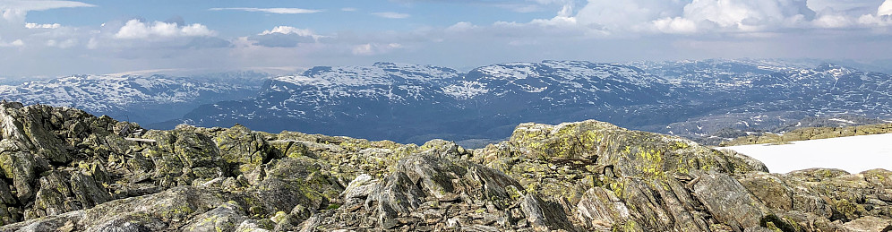 Fra Skaulen mot Folgefonna,  Kyrkjenuten, Tindane, Røldalssåta