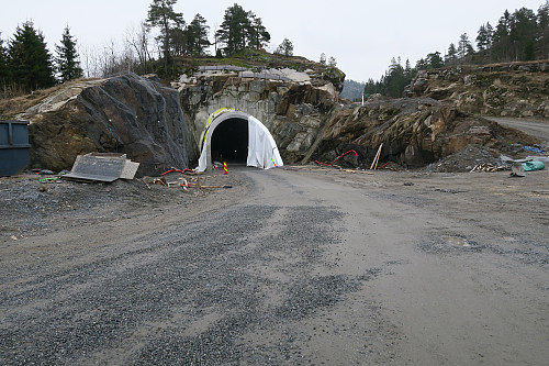 Veldig anderledes start på turen fra sist gang..her bygges rømningsvei fra togtunnel i området