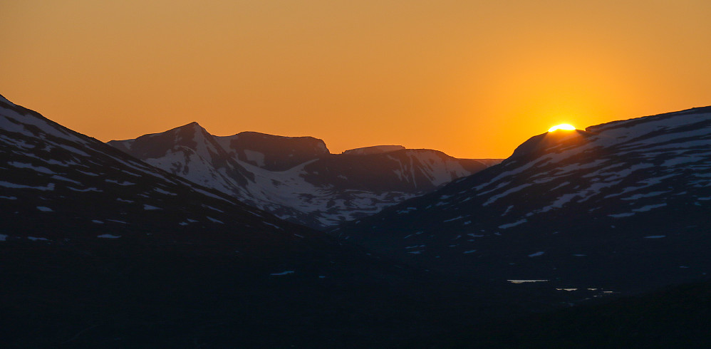 Solnedgang over Tafjordfjella.