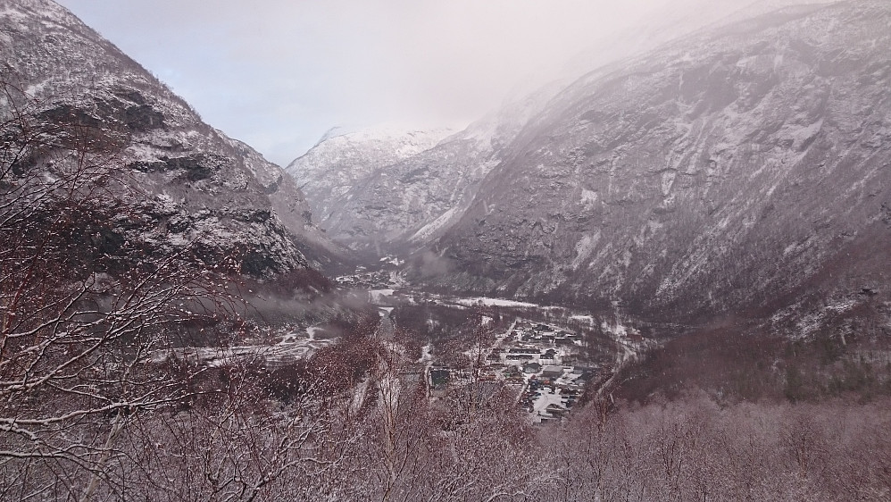 Utsikt mot Utladalen på vei mot toppen