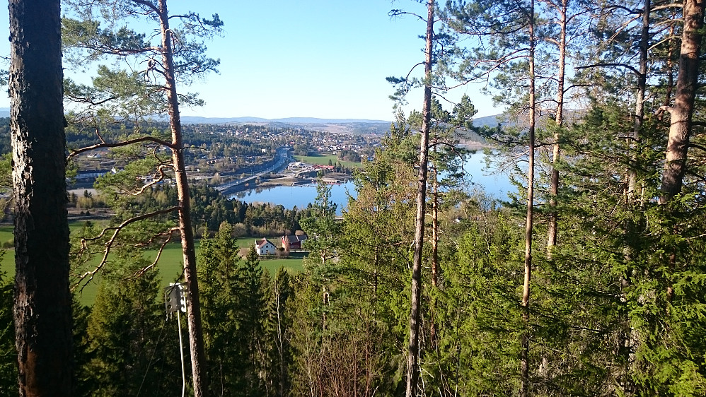 Utsikt mot Vik og Steinsfjorden i nord