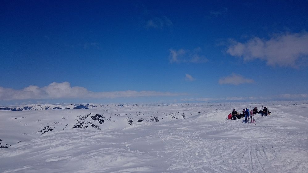 Fra toppunktet på Vassdalseggi, sett mot nord, mot bl.a. Hallingskarvet