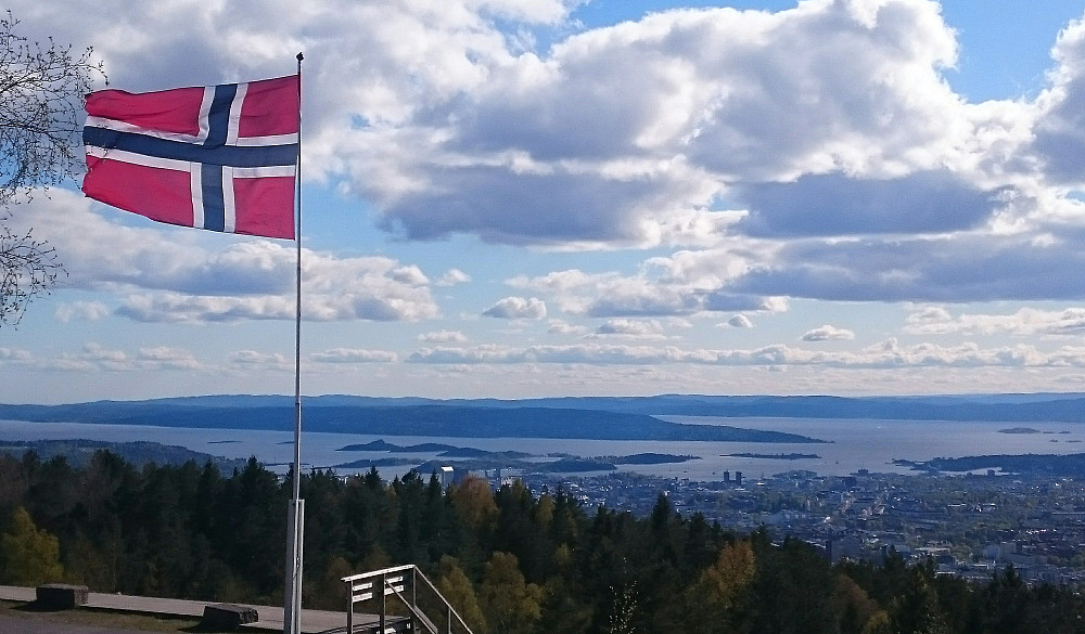 Utsikt fra Grefsenkollen mot Oslo sentrum, øyene i Oslofjorden og Nesodden