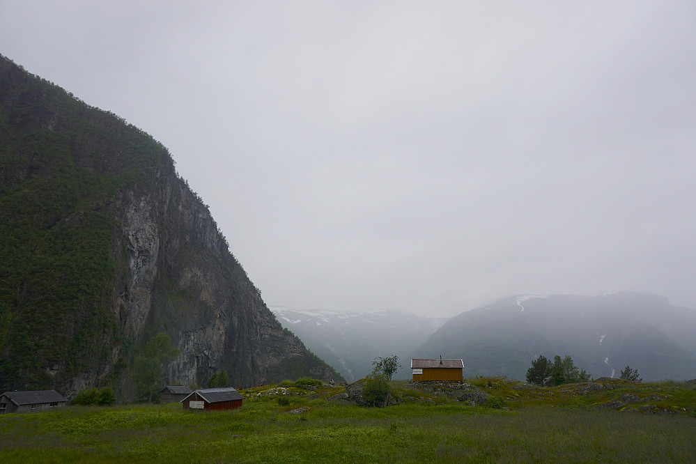 Stølen Løst, sett mot Steiggjeberget