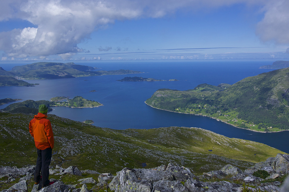 Utsikt fra Flistrahornet mot bl.a. Venøya, Barmøya, Silda og Skjongsnes fyr