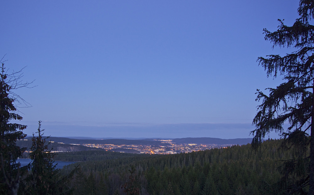 Utsikt mot øst, sett fra Storhaug.