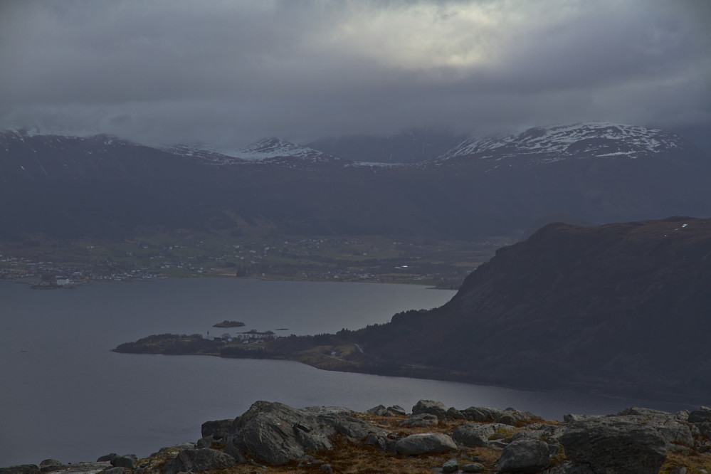 Fra Steinseggja mot Slagnes og Fiskå på Sunnmøre