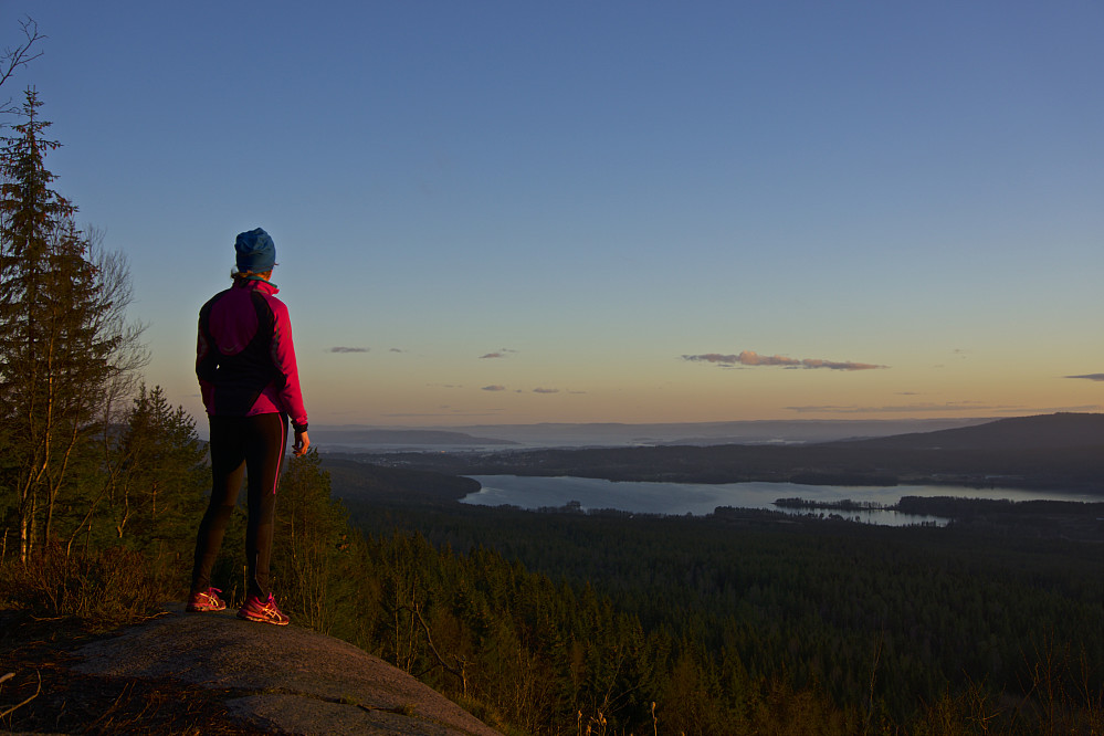 Fra et av utsiktspunktene på Barlindåsen, mot Maridalsvannet og Oslo