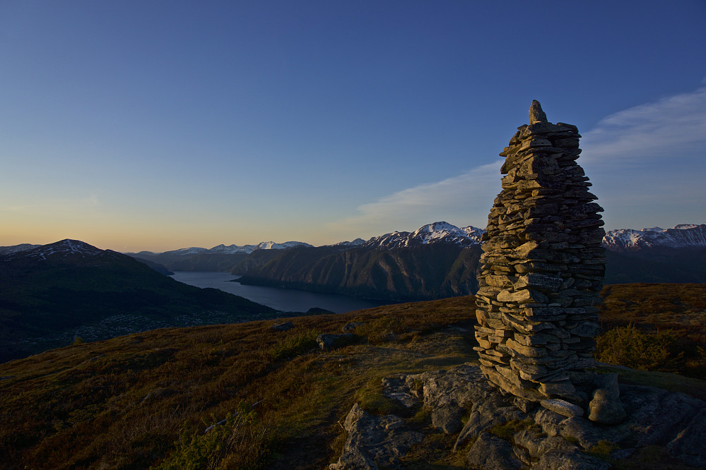 Fra varden på Dregetua mot bl.a. Storfjorden og Ørskog