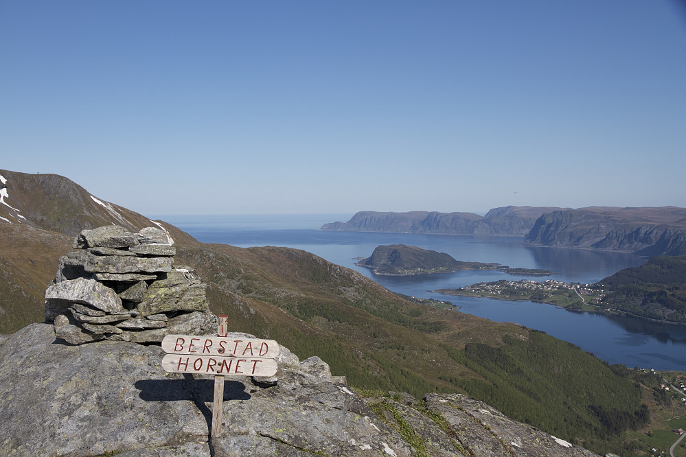 Utsikt fra Berstadhornet mot Moldefjorden og Selja