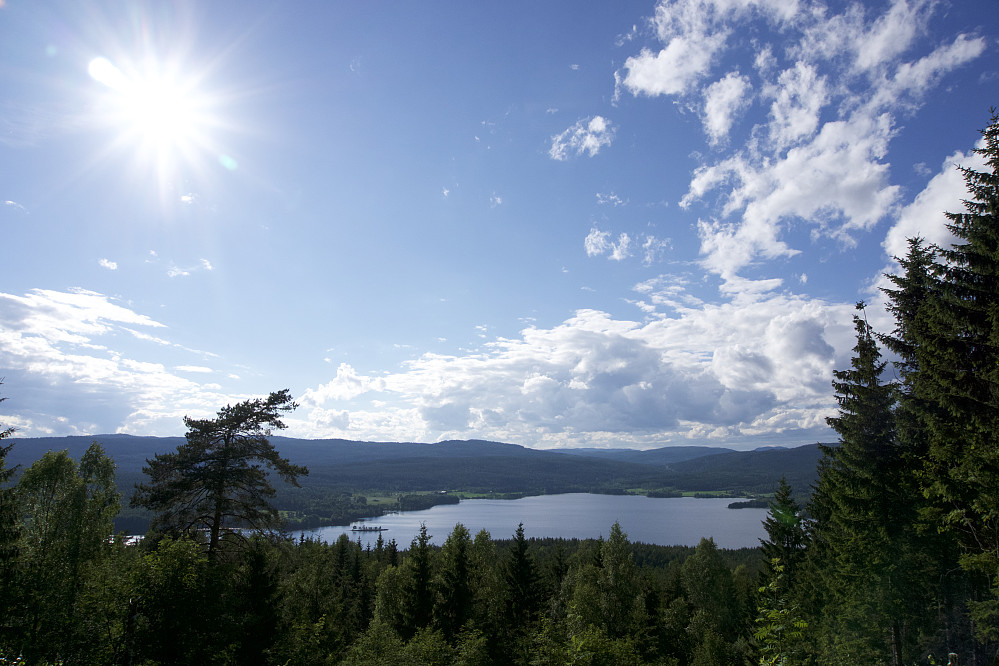 Maridalsvannet sett fra utsiktspunktet nedenfor Kringlefjell