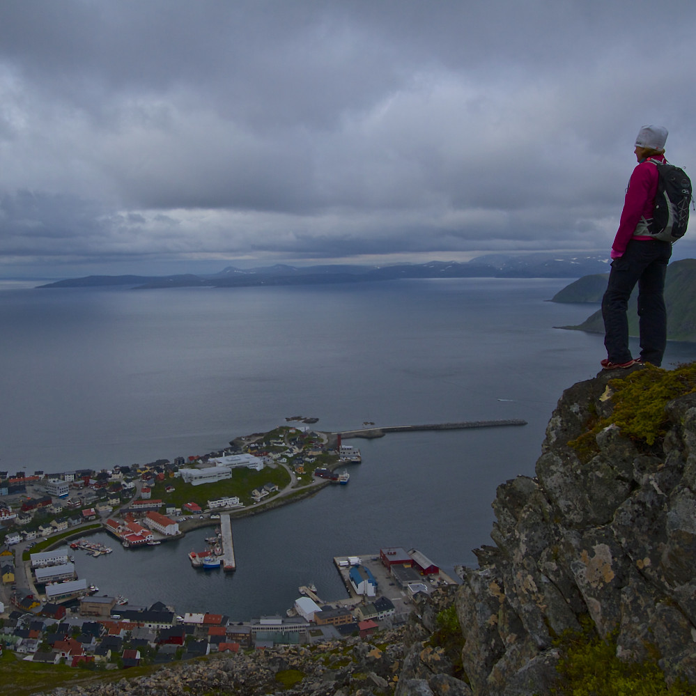 Deler av Honningsvåg sett fra et av utsiktspunktene nedenfor toppunktet