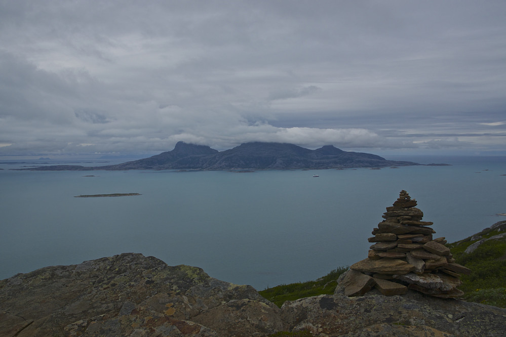 Utsikt fra toppunktet mot øya Landegode