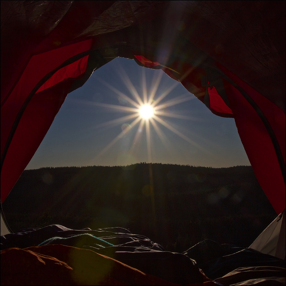 Flott soloppgang sett fra teltet