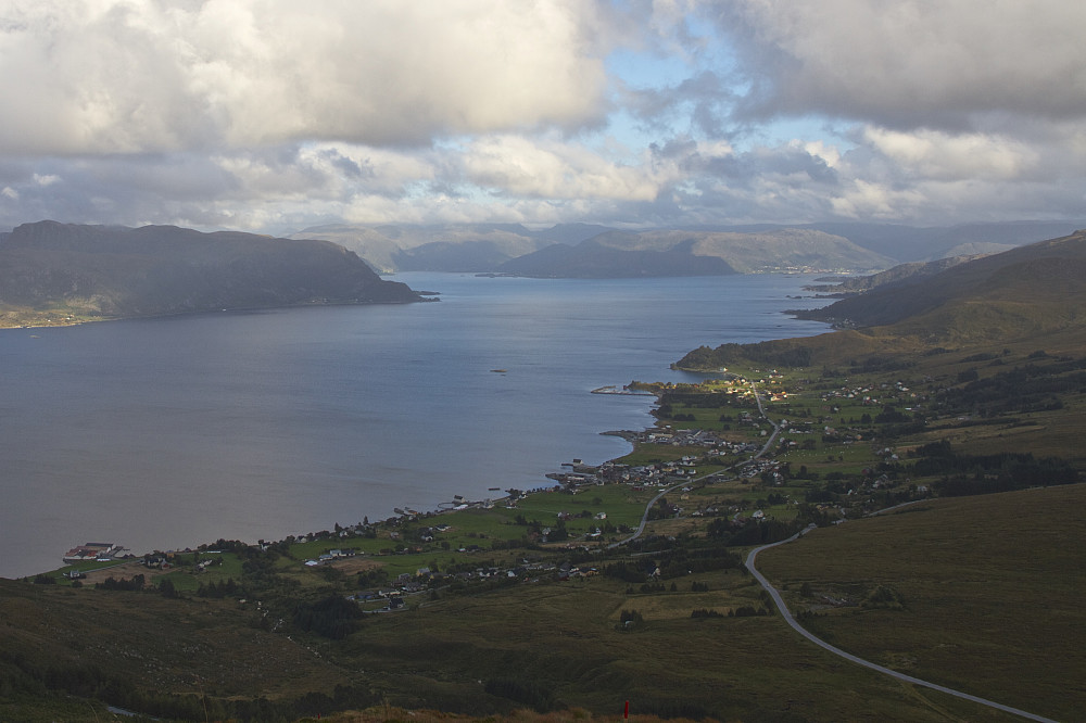 Utsikt fra Dalskarhornet mot Leikanger og Vanylvsfjorden