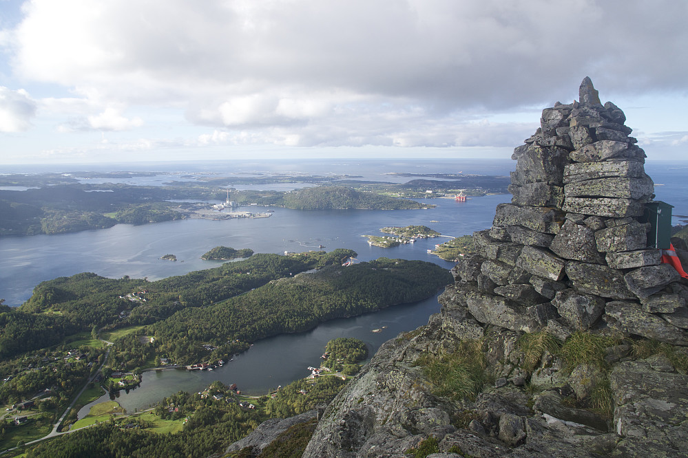 Utsikt fra varden på Lågfjellet mot Bremsnesfjorden