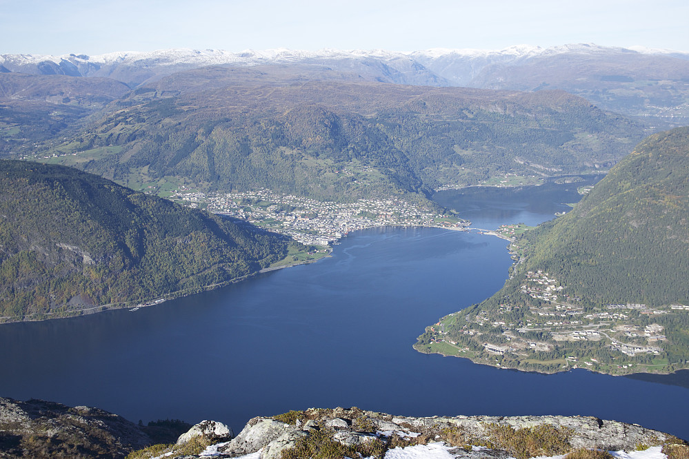 Sogndal, Kjørnes og Sogndalsfjorden sett fra Storehaugen