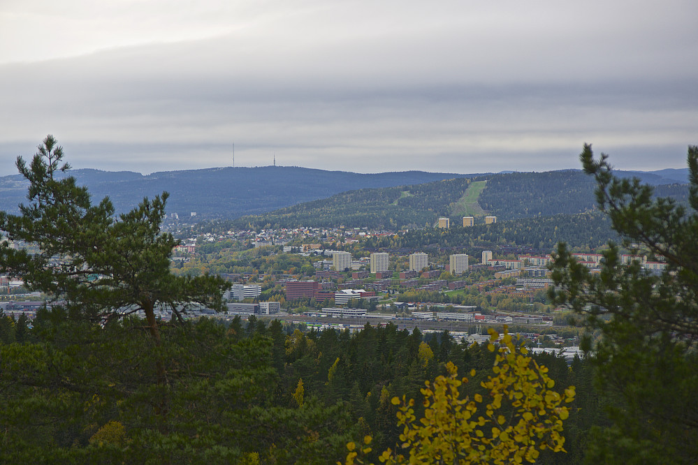 Utsikt fra Tørrgranåsen NV mot bl.a. Tryvann og Grefsenkollen