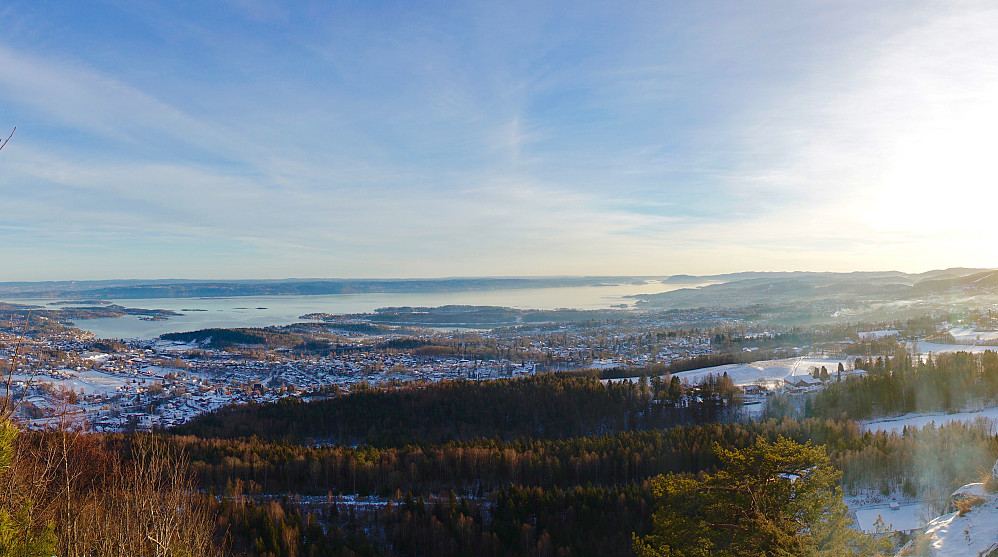 Utsikt fra Skaugumsåsen mot Asker, Nesodden og Oslofjorden