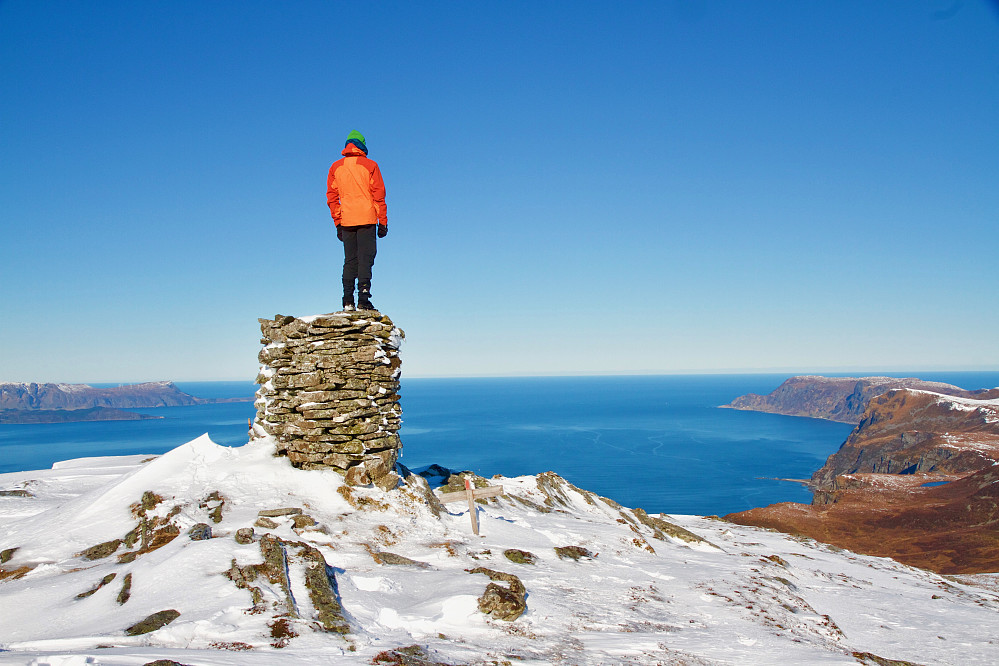 Fra Varden på toppen mot Sildegapet, Kråkenes og Ytre Fure