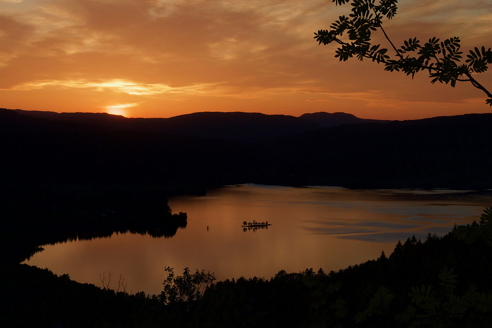 Solnedgang over Maridalsvannet, noe nedenfor Grefsenkollen