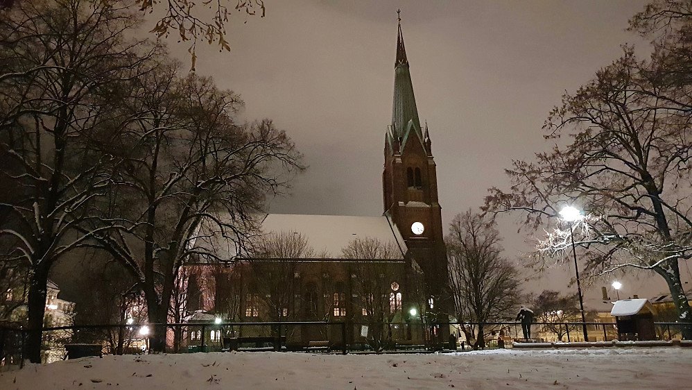 Uranienborg kirke sett fra Uranienborgparken
