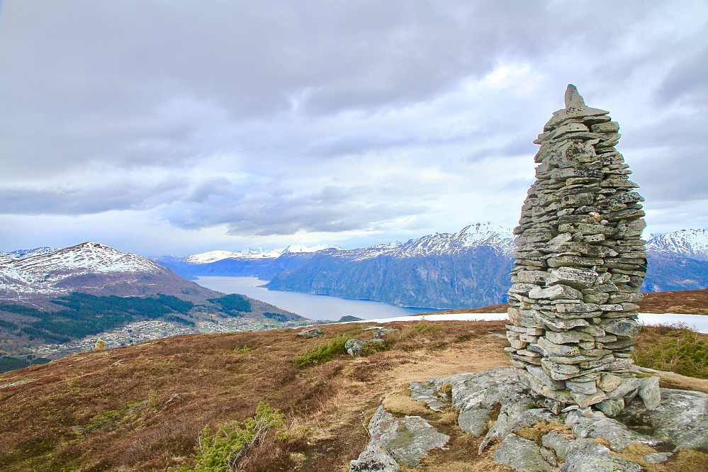 Utsikt fra Dregetua mot Stranda og Storfjorden