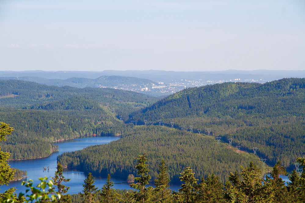 Bjørnsjøen, Bjørnholt, Grefsenkollen og deler av Oslo sett fra Kikuttoppen