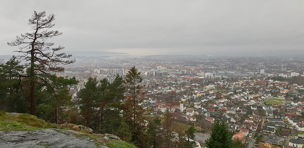 Utsikt over Oslo, fra et av utsiktspunktene nedenfor Grefsenkollen