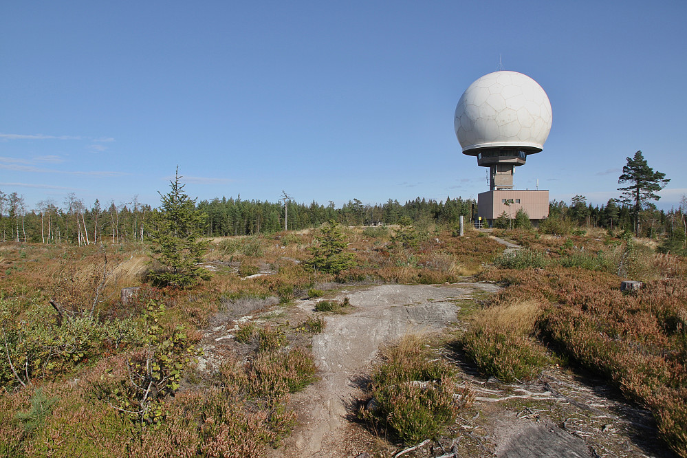 Radaren eller "golfballen" på Haukåsen, den 14. høyeste toppen i Østmarka