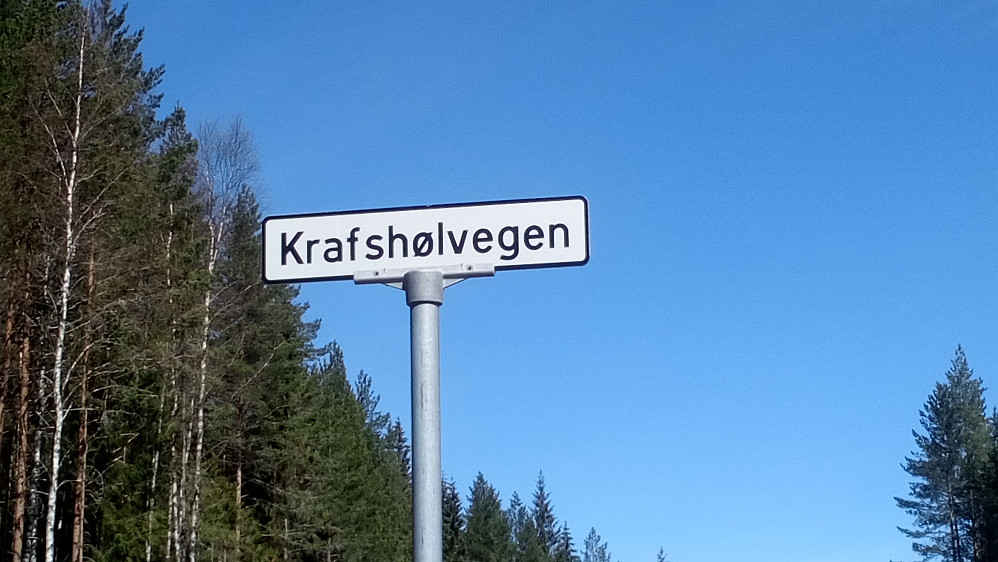 Skogsbilvegene i Stange- Romedal er stengt enda, men i Nord Odal er dem åpne. Tørr og fin.