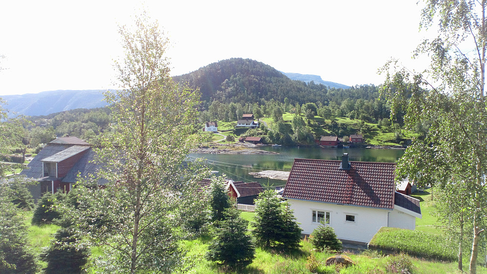 Fin topp og omland. 