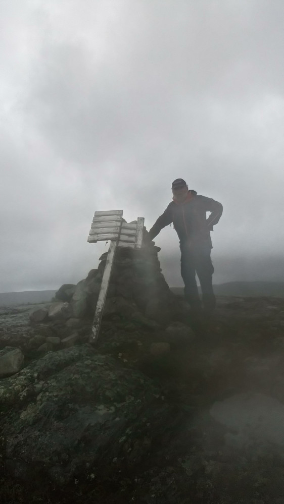 Busufjellet i tåka. 1t
