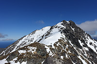 Dagens første topp Molheia er i boks og Himmeltind-toppene er godt synlige.