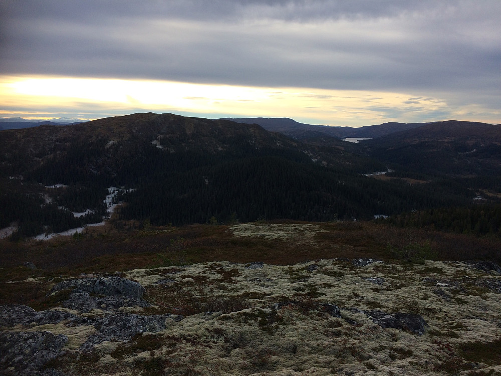 Svartfjellet som jeg har vært på fra den andre siden (Songli) kan fint tas fra denne siden også.