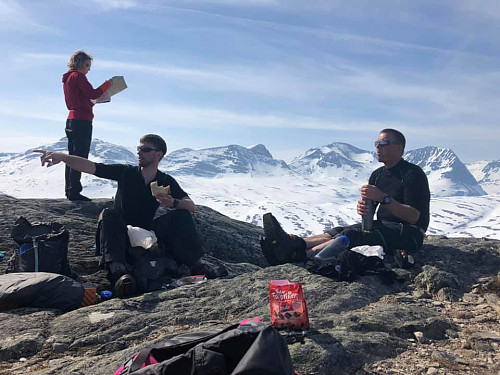 Høa er ikke så høy men ligger strategisk plassert og har flott utsikt.