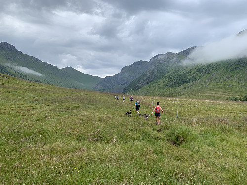Overskyet og rundt 15 grader innover mot Bødalen/Bøvatnet.