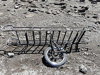 Båre for skadd/sliten/syk turist og fire bærere.