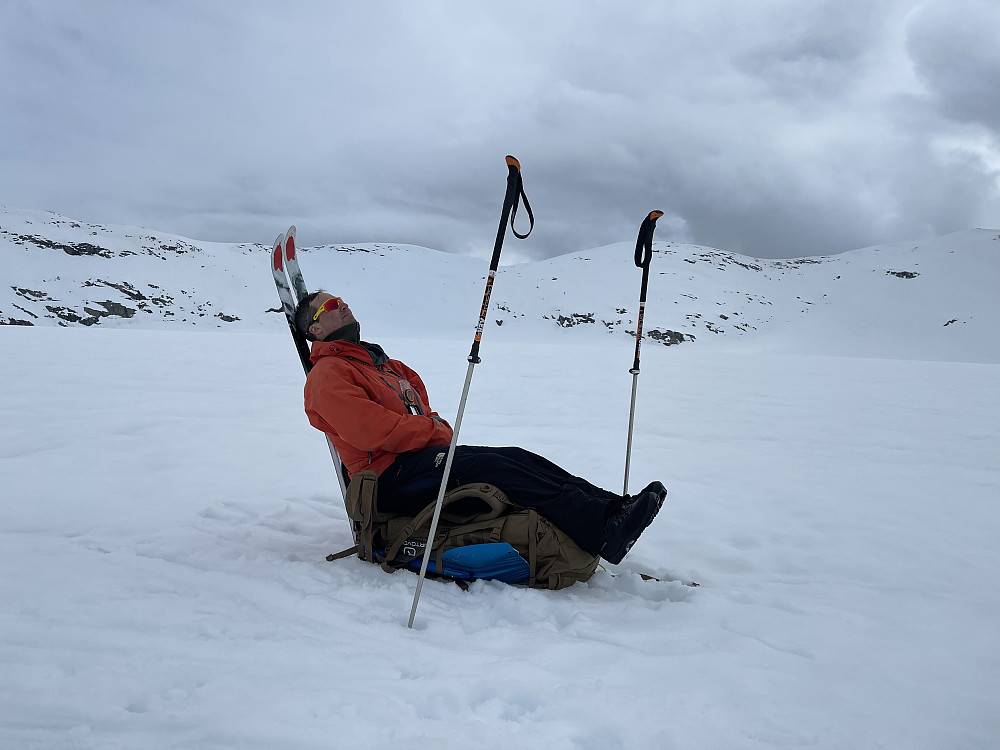 Stian i god posisjon under vår siste drikkepause på breen