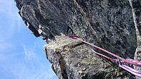 Symaskiner og crimp og fandens oldemor er i ferd med å melde seg på crux #2.. (Note to self: Husk å trene mye mere styrke i armer og ben!)