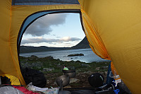Akseptabel utsikt fra teltet innover mot østenden av Bessvatnet.