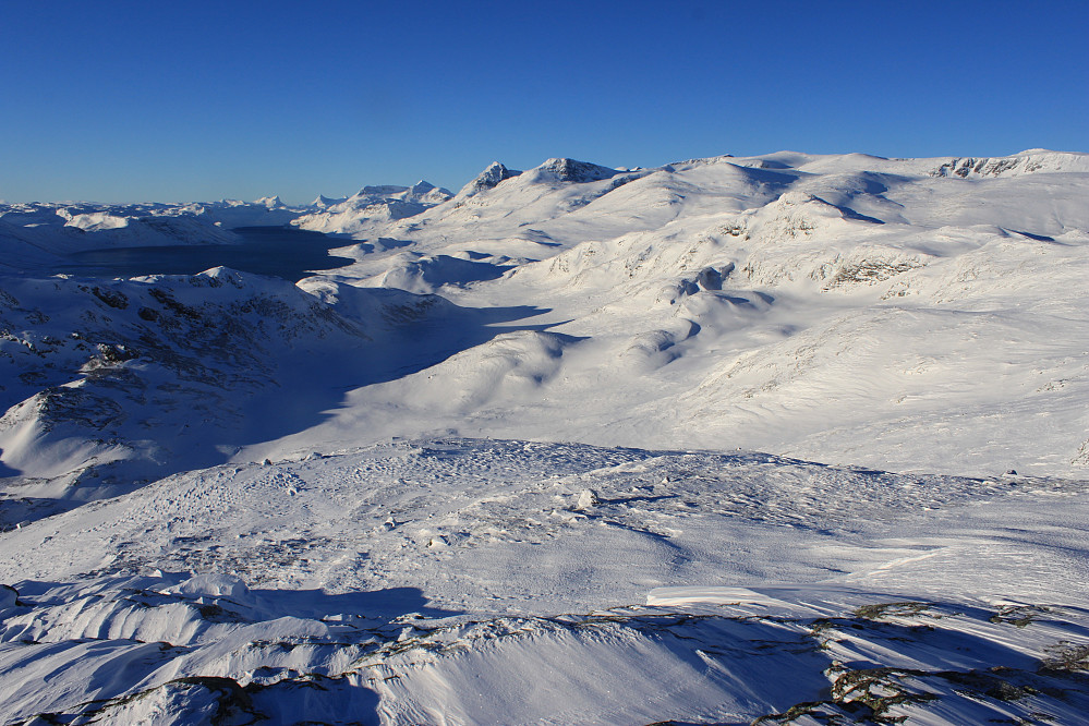 Utsikt innover Jotunheimen fra toppen av Synshorn Sør.