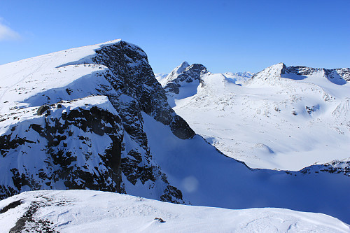 Fra Midtre Kalvehøgde (2122 moh) mot Vestre Kalvehøgde (2207 moh).