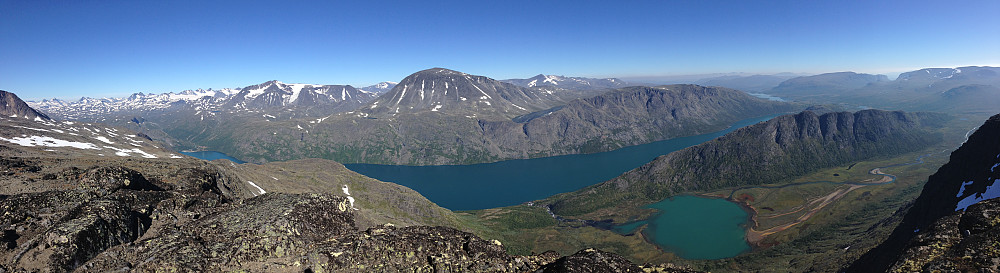 Panoramautsikt nordover fra toppen av Bukkehåmåren (1910 moh).